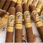 La Aroma De Cuba Edición Especial cigar with yellow band