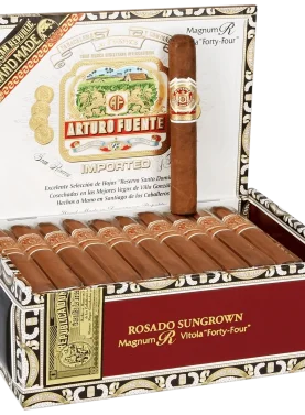 Arturo Fuente Magnum R Rosado Sungrown - R44 4 7/8x47, box