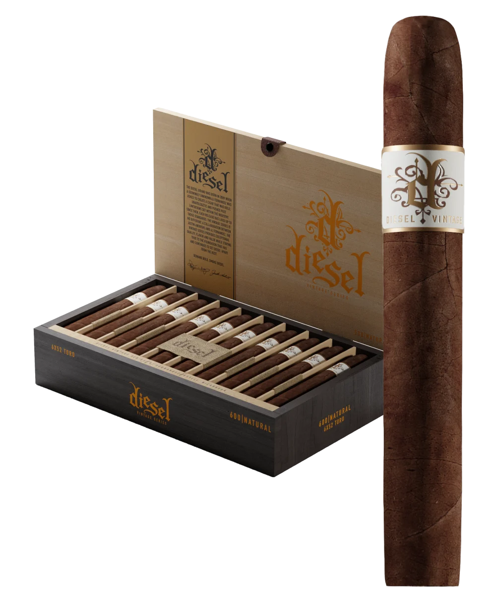 Diesel Vintage Series Natural open box with cigars neatly arranged
