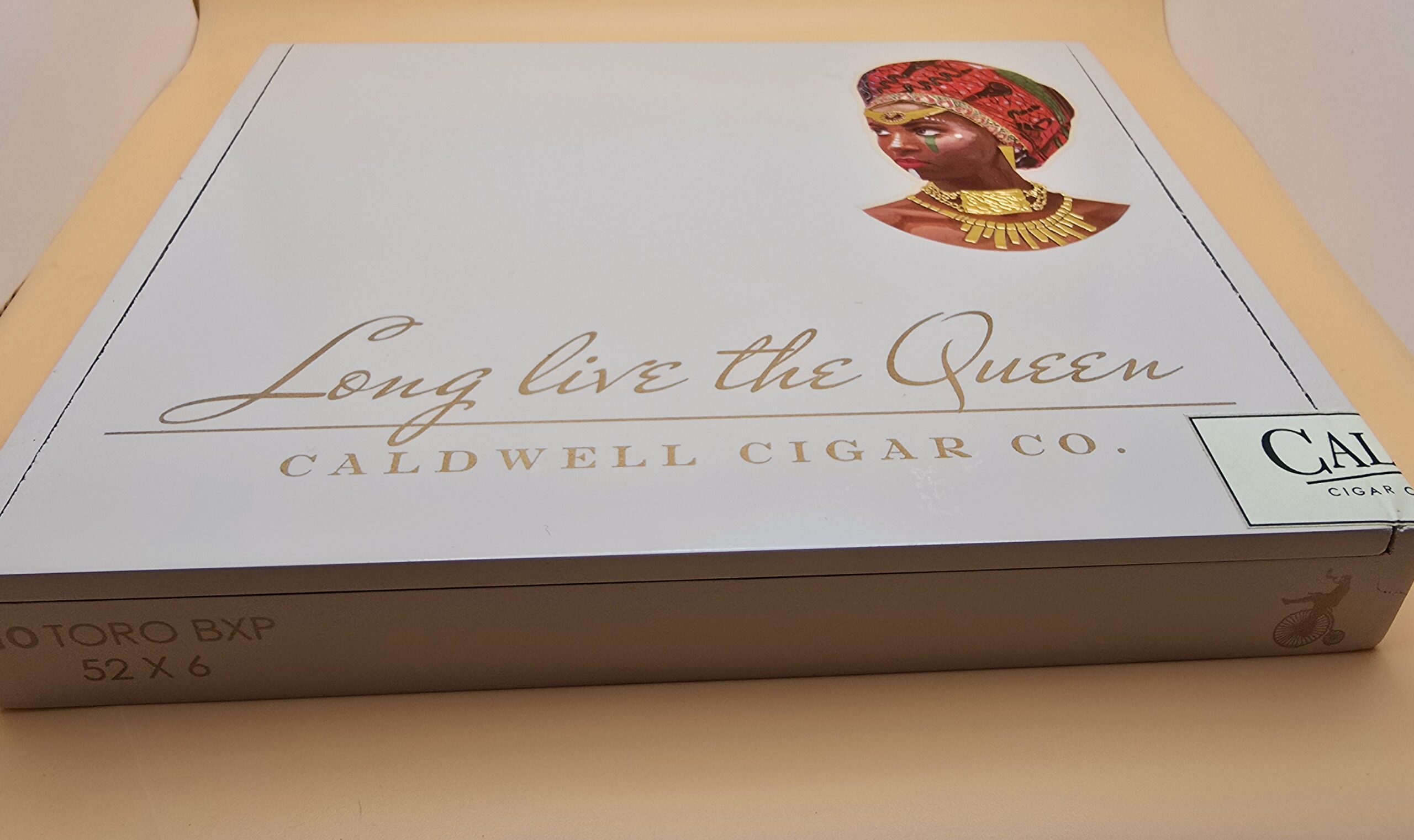 Long live the Queen cigar by Calwell closed box